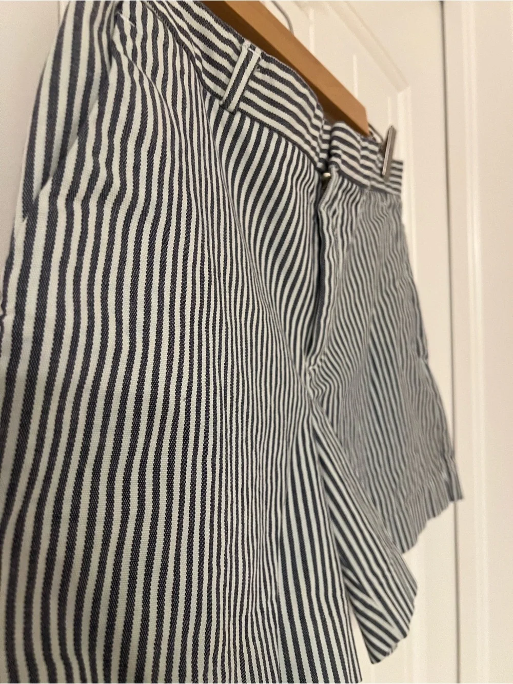 Banana Republic Navy and White Striped Women's Bermudas - Picture 3 of 8